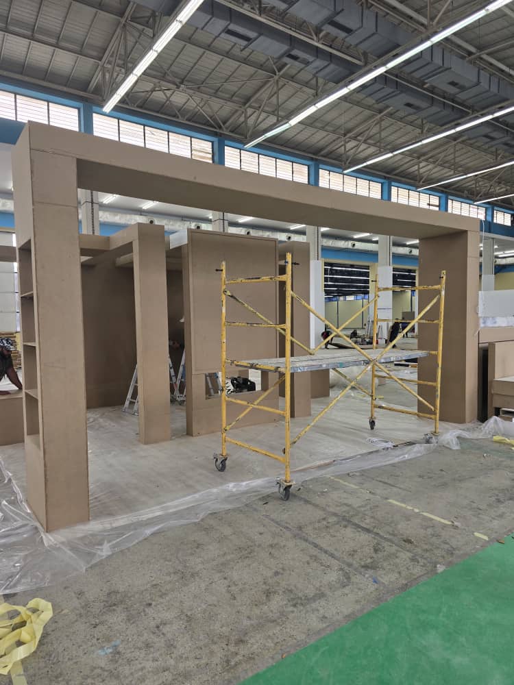 Structure de stand en MDF fabriquée dans l'atelier